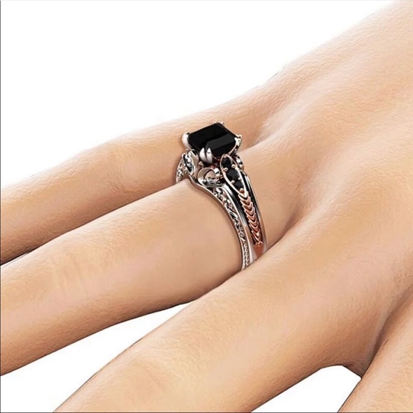 *NEW*Dainty 925 Silver Princess Cut Sapphire Ring - Picture 5 of 5